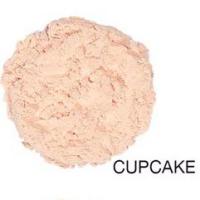 Huda Beauty Loose Powder /cup cake
